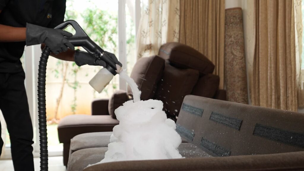 Sofa Cleaning Foam Generation